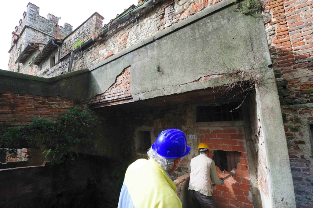 The Gualchiere, abandoned and walled up since the time of the Florence flood, were opened to the public on the initiative of the Municipality of Bagno a Ripoli and IPOGEA on the occasion of the signing of the safeguarding project in 2009.